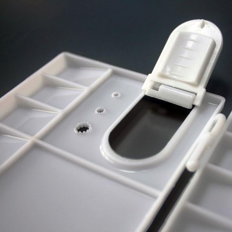 1pc Compact Folding Paint Palette with Thumb Hole – Lightweight Plastic Artist’s Mixing Tray for Acrylic, Watercolor, and Oil Paints