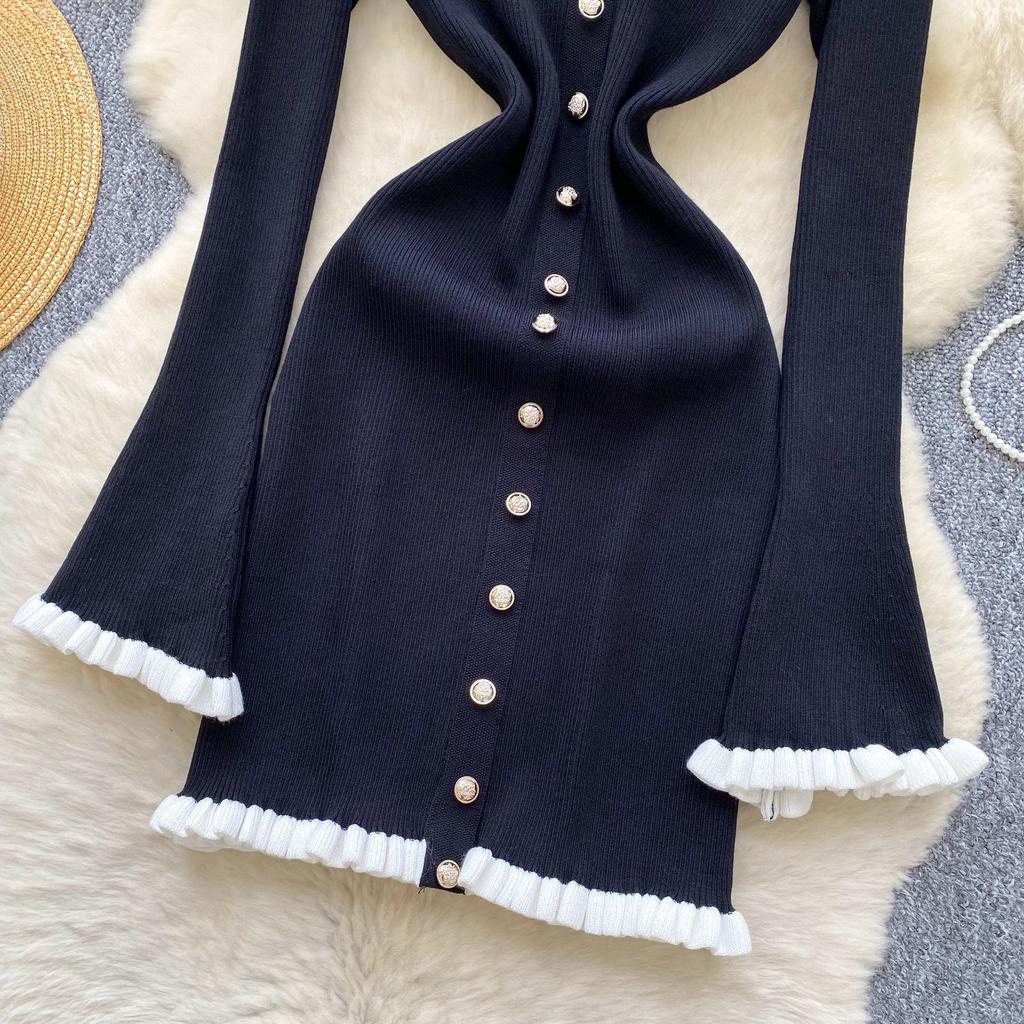 2025 Frühherbst Europäisches & Amerikanisches Damen Schwarzes Gestricktes Revers Einreihiges Kurzes Slim-Kleid.