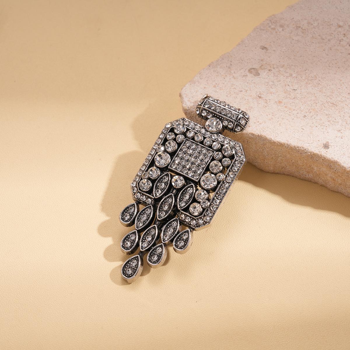 

Wind diamond square water drop brooch personalized brooch pin brooch