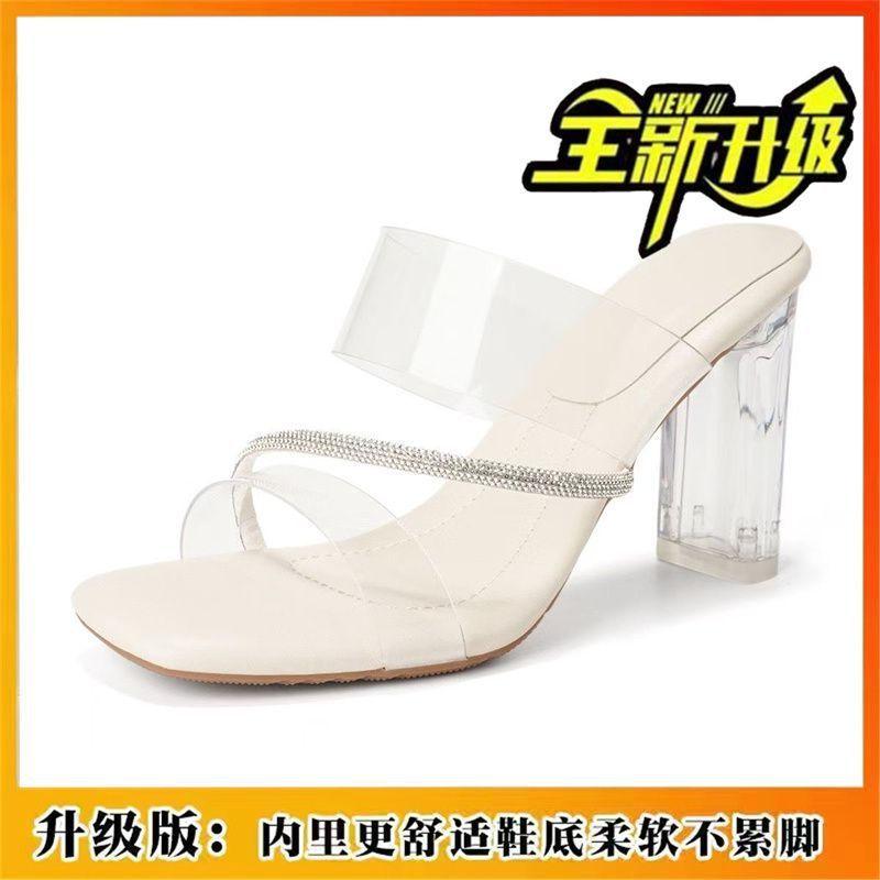 Stare in piedi a lungo non stanca, i piedi sono puliti e ordinati, e i dettagli dei tacchi alti sono ricchi e stratificati. Sandali da donna