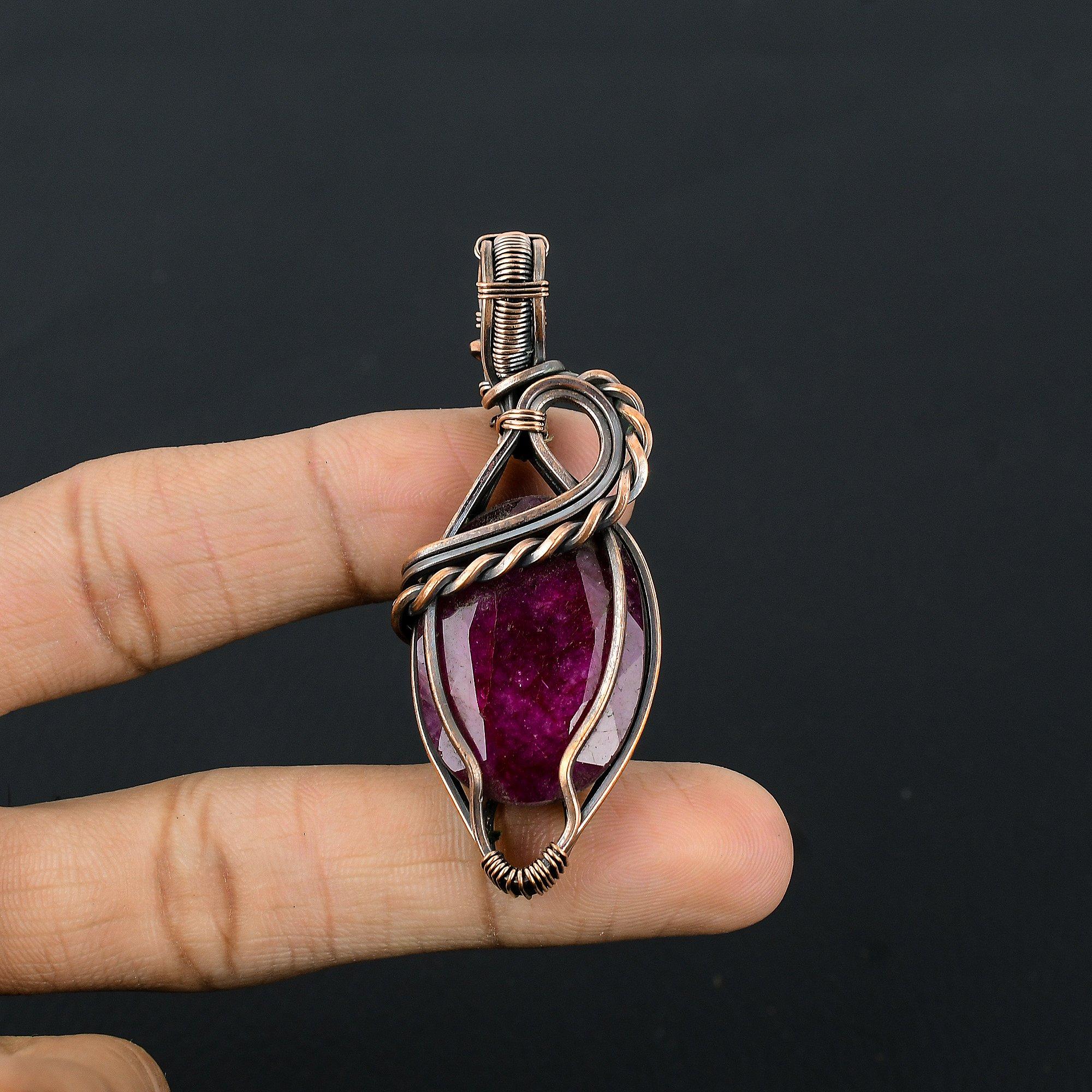 

Рубиновый кулон Ювелирные изделия из драгоценных камней, Кулон ручной работы, обернутый медной проволокой 999 пробы, Ювелирные изделия новейшего дизайна 2.55 Inches