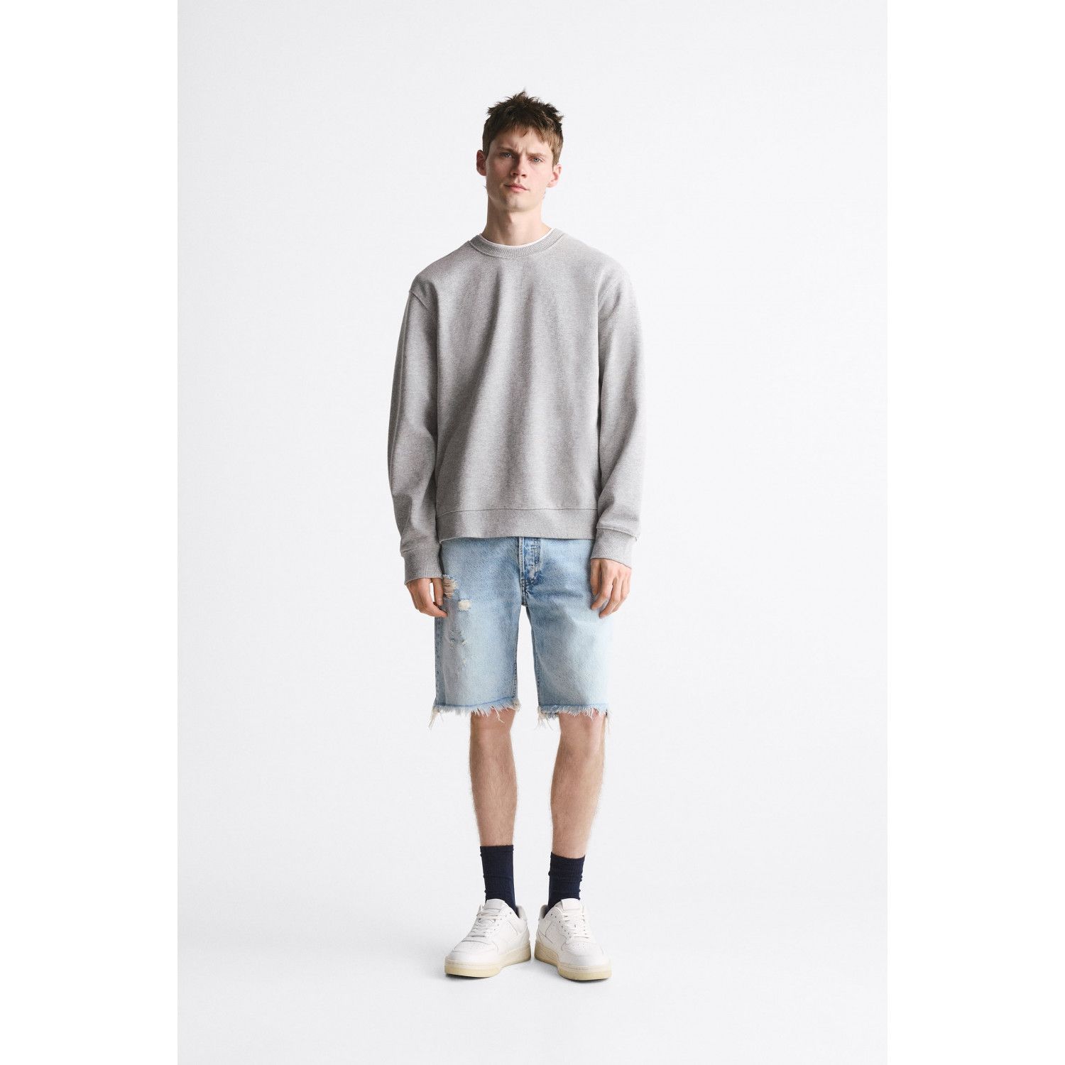 

STRAIGHT FIT DENIM BERMUDA SHORTS