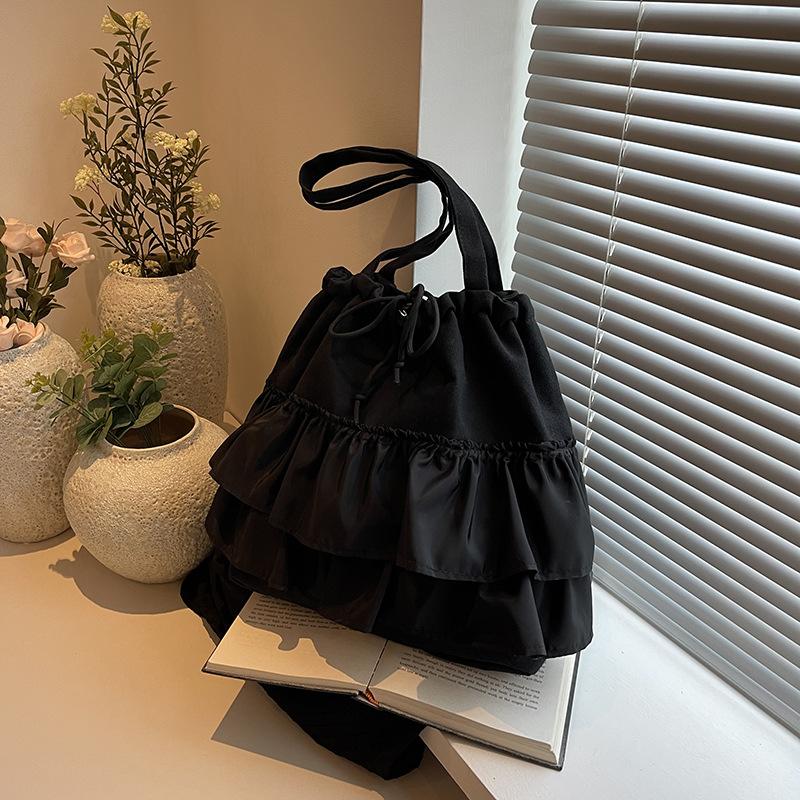 

Fashion large-capacity bag women s new casual versatile canvas bag niche pleated shoulder tote bag чёрный