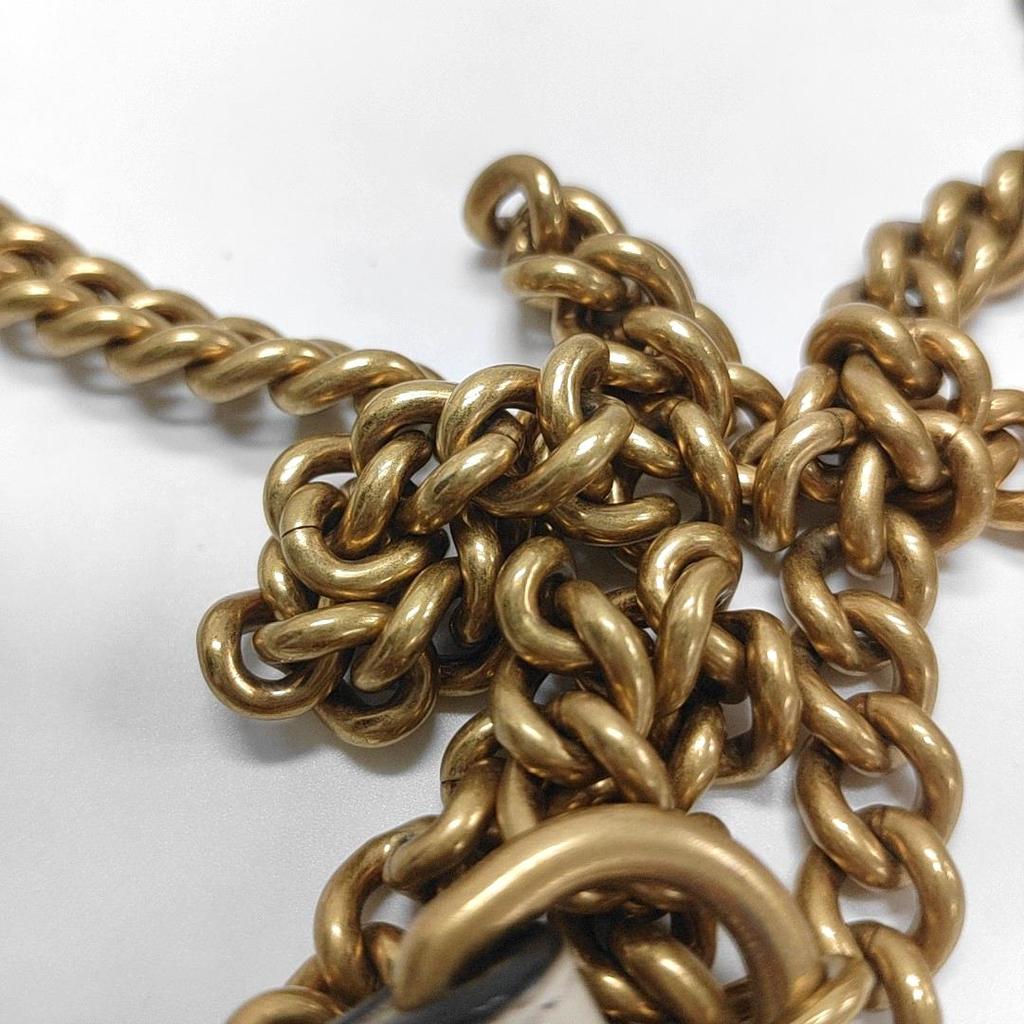 [Pre-Owned] GG Marmont Series Logo Quilted Chain Leather Mini Round Bag - Very Good #1SACT6Y