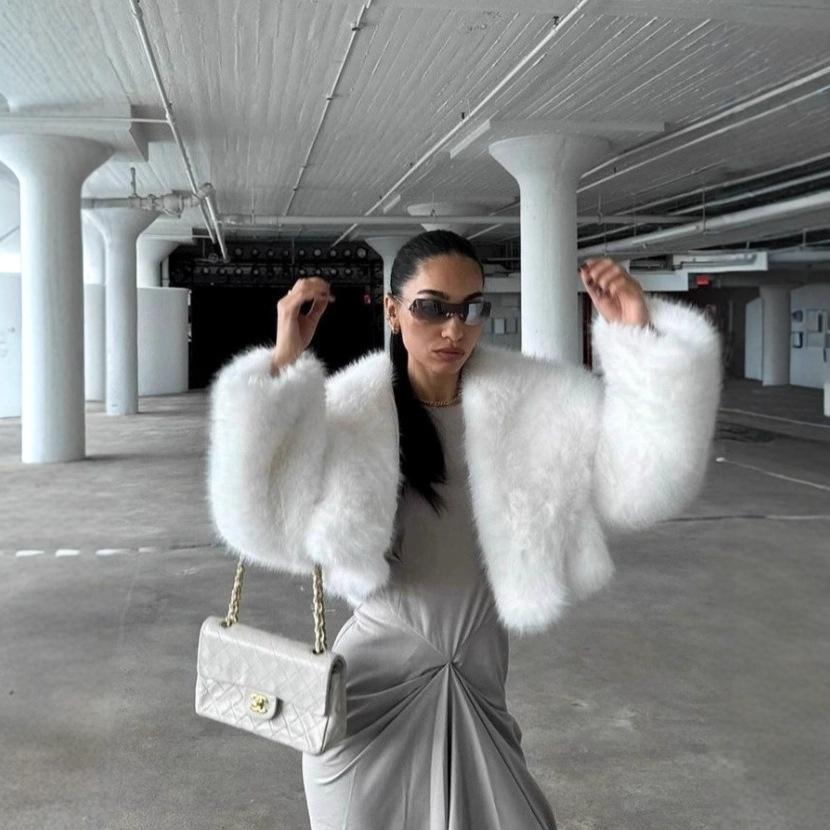 Europe, America, autumn and winter imitation fox hair short fur coat women's jacket coat environmentally friendly artificial fur collar