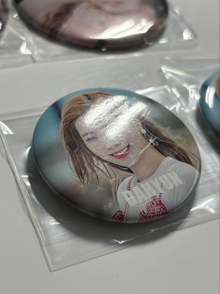 [USED] Twice Dahyun can badge