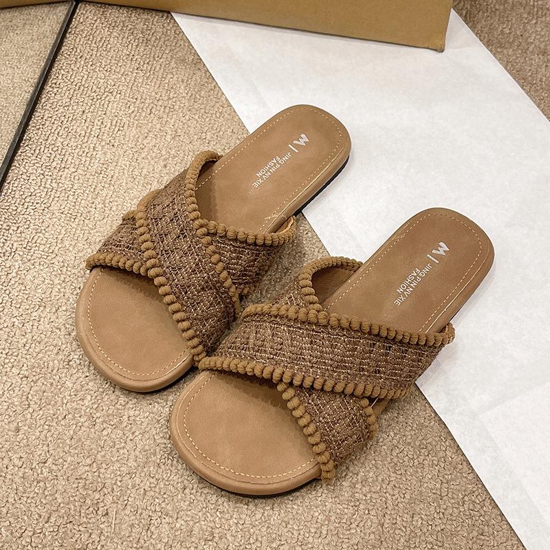 Flat-bottomed cool slippers women's summer new outer wear soft-bottomed beach one-word drag casual versatile with skirt slippers