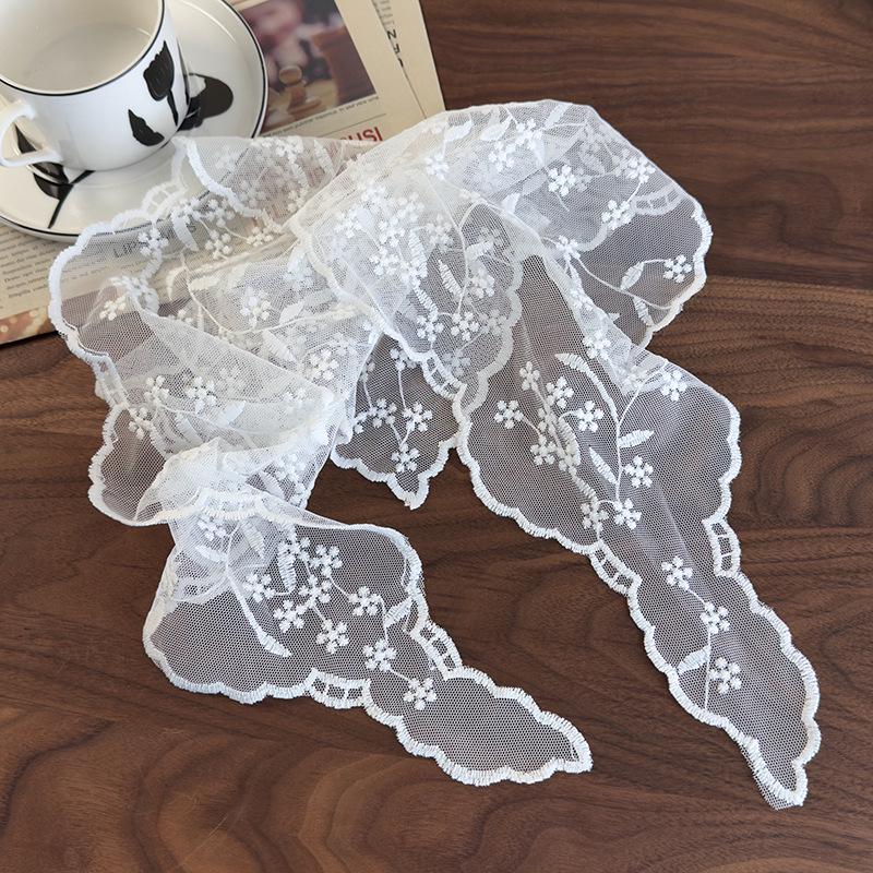 Foulard Triangolare da Donna in Pizzo Floreale: Elastico e Fascia per Capelli in Seta