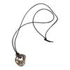 Abstrakte hohle Metallanhänger Halskette Schwarzes PU-Lederband Halskette Verstellbare Sweater-Kette Modischer Choker