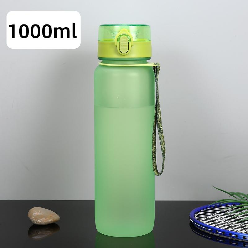 

Матовый пластиковый стакан для воды с откидной крышкой, портативная креативная спортивная бутылка для мальчиков и девочек, чашка Free Space 400ml—1000mI