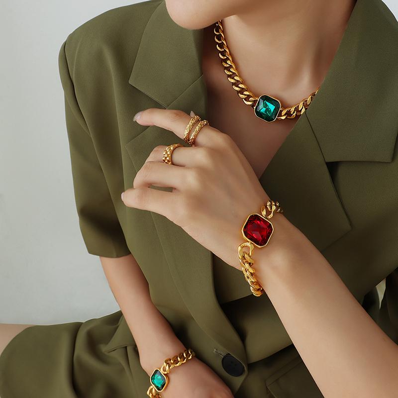 China Custom Made Trending Luxury Fashion Crystal Stainless Steel Plated Gold Necklaces Bracelet Jewelry Set