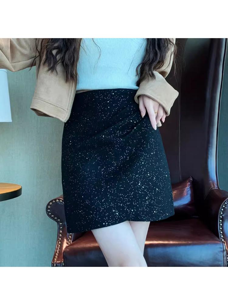 Irregular High-Waist Woolen A-Line Skirt for Plus Size Women - Autumn/Winter Hip-Hugging Short Skirt