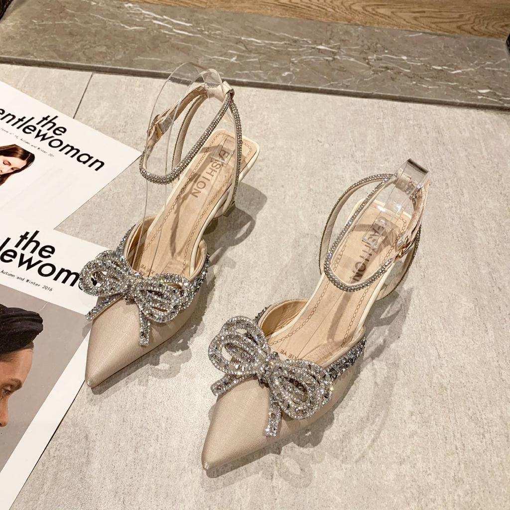 2026 Neue Damen-Kristallsandalen Klassische Fee Schleife Hohe Absätze Sommer Neu Wasserdiamant Feiner Absatz Brautjungfer Hochzeits schuhe