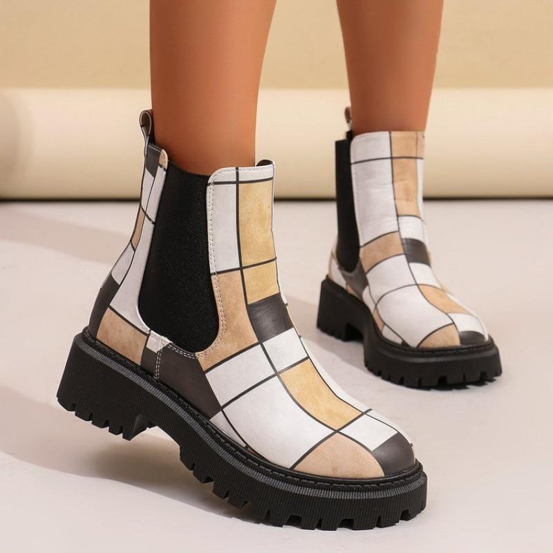 The New Large-sized Casual and Fashionable Women's Boots and Shoes Can Be Worn on One Foot