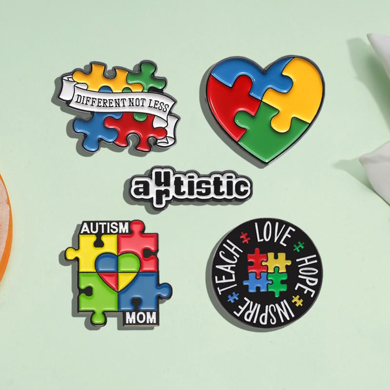 Spilla Smaltata Autismo ADHD Neurospicy Consapevolezza Autistica Puzzle Spille Salute Mentale Badge per Risvolto Zaino Gioiello Regalo per Amici