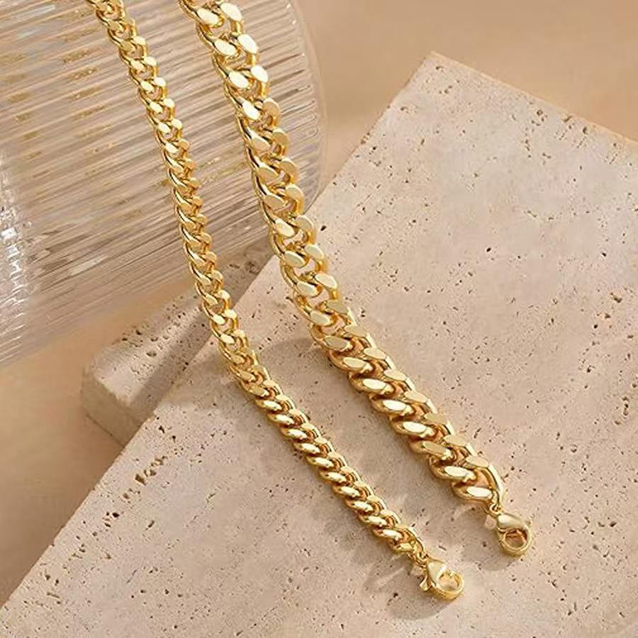 Elegant Double-Layer Cuban Chain Anklet for Women - Unique, Minimalist Beach Style Accessory