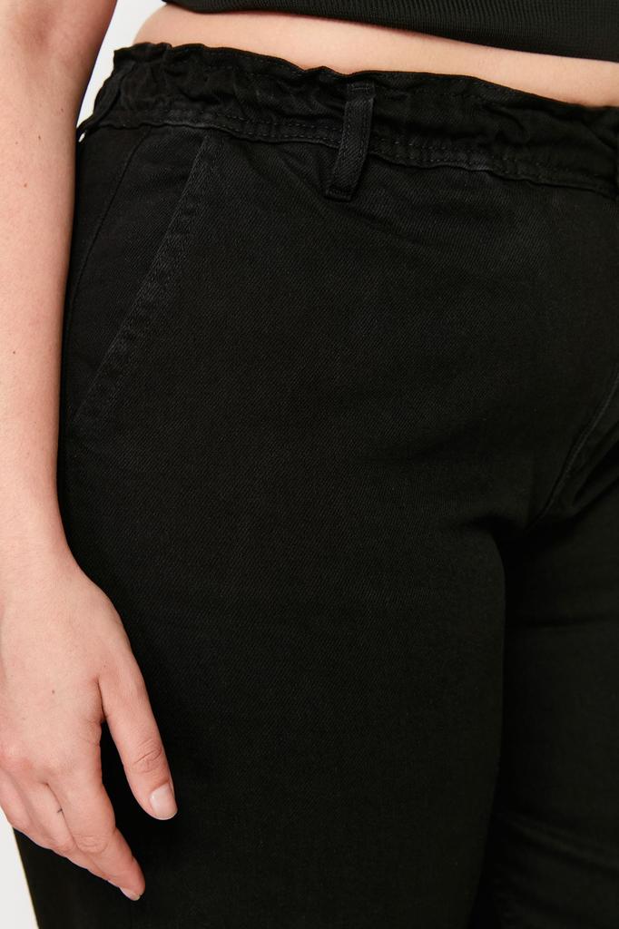 Women's Style Plus Size Black High Waist Detailed Pocket Mom Jeans
