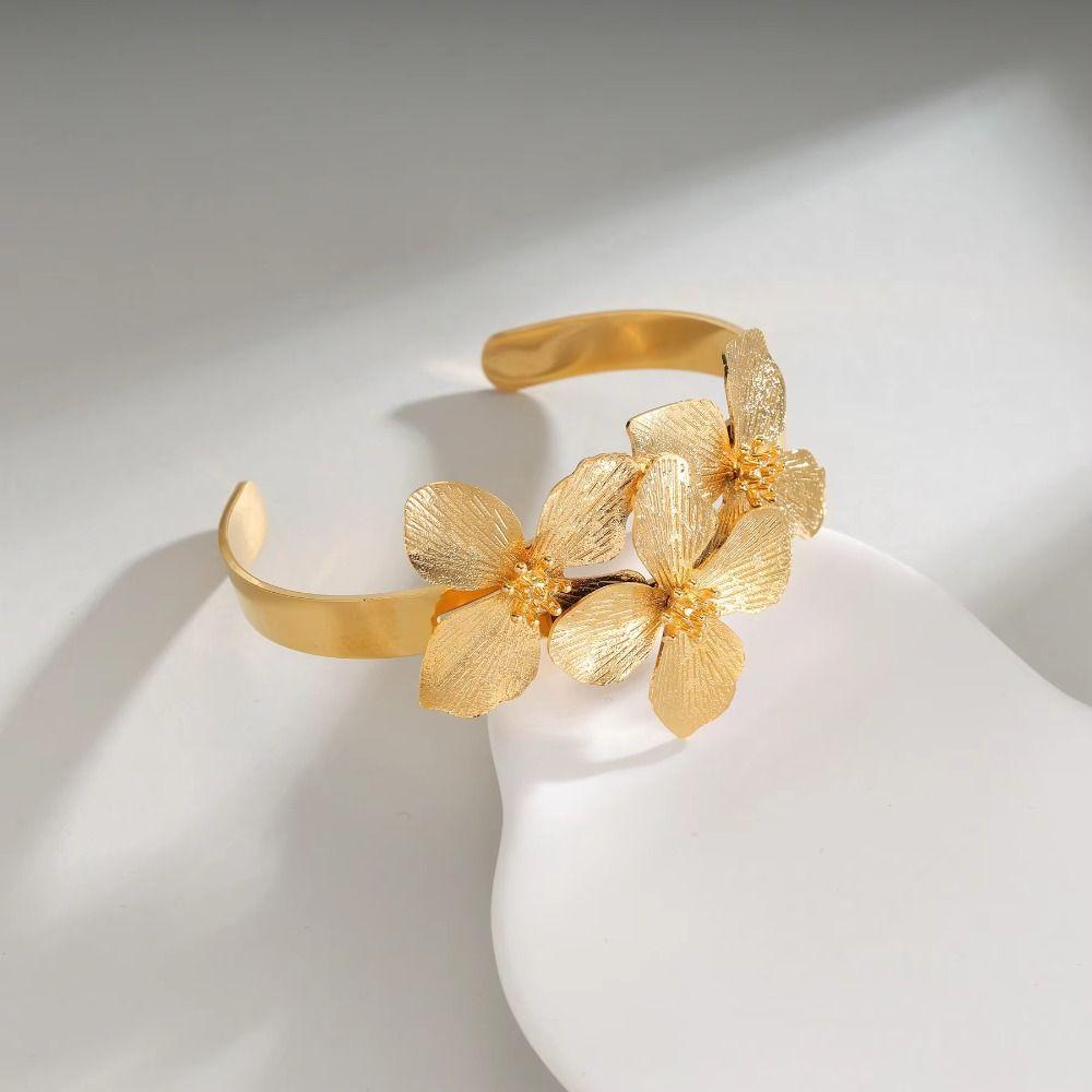 Fashion Vintage Elegant Bangles Metal Open Arm Bangle Elegant Flower Cuff Bracelet  Hand Jewelry