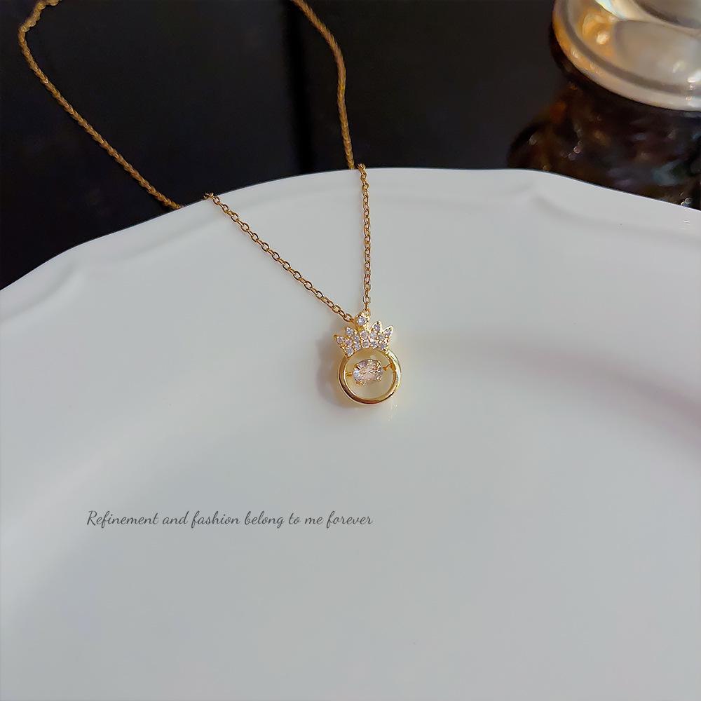 Trendy Titanium Steel Crown Pendant Necklace – Women's Light Luxury Korean Clavicle Chain