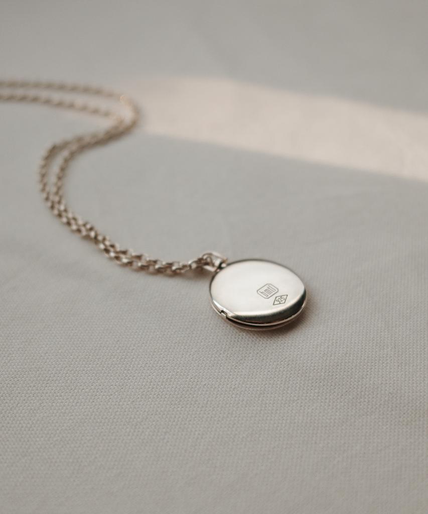 Bmtl Moon Locket (Silver925)