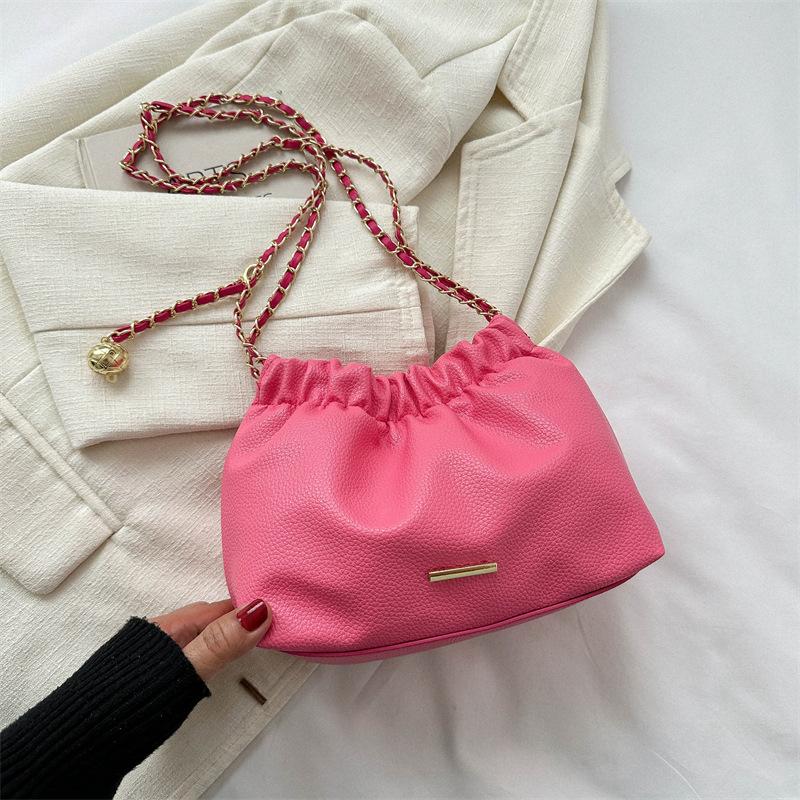 Popular chain bag women's new 2025 niche design sense solid color shoulder bag cloud bag messenger bag women