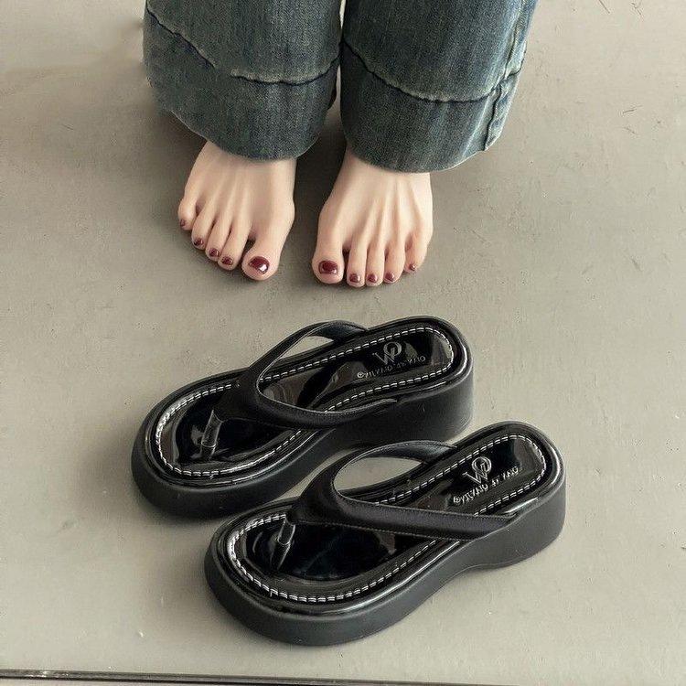 Wedge Heel Flip-flops Women's Summer Wear Heightened Thick Bottom 2025 New High-end Versatile Non-slip Sandals