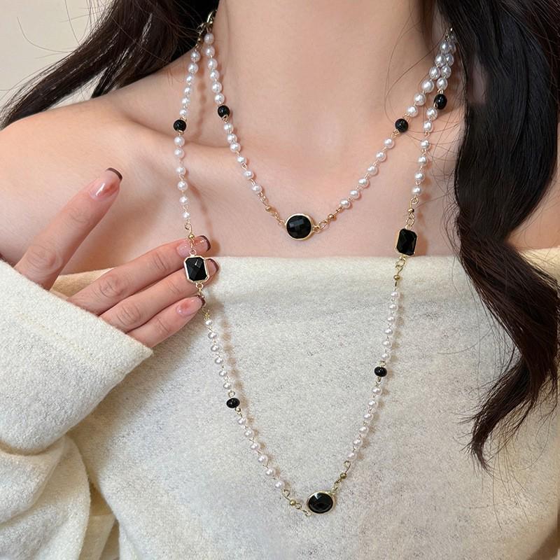 Exquisite Pearl Double-Layered Clavicle Necklace: French Elegance & Light Luxury Design