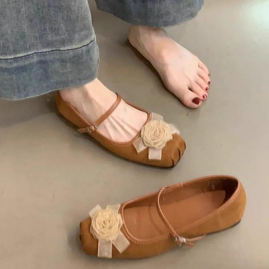New Chinese flower gentle wind shallow mouth single shoes women's 2025 new square head French one-word buckle flat Mary Jane shoes