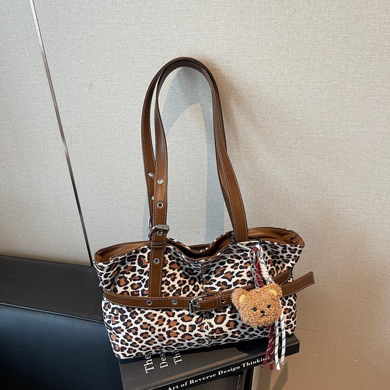 Korean Version of Casual Ins Leopard Print Large-capacity Tote Bag 2025 Autumn and Winter New Shoulder Underarm Bag Women's Simple and Versatile