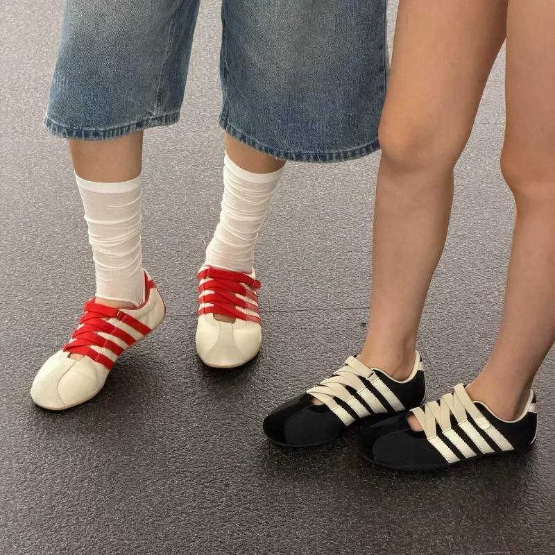 Retro Red German Training Shoes for Women's New Great-looking Sports and Leisure Soft-soled Versatile Inner Height-increasing Board Shoes