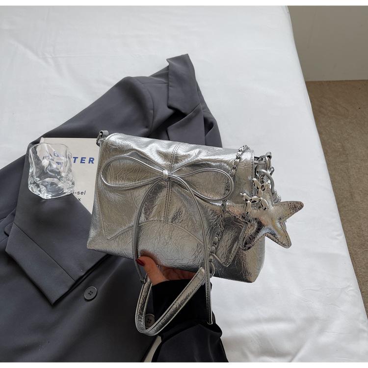 

Simple temperament bow small square bag 2025 new high-texture women s bag Korean version ins trendy fashion shoulder bag серебряный