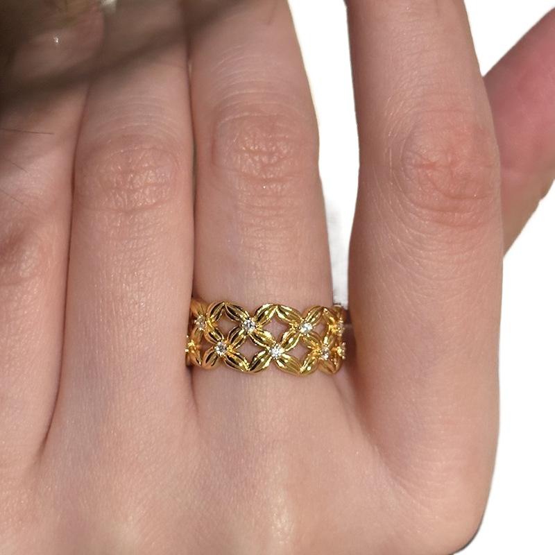 Hollow out flower dot diamond rings for women new in fashion light luxury glossy ring wedding adjustable dreamy wedding jewelry