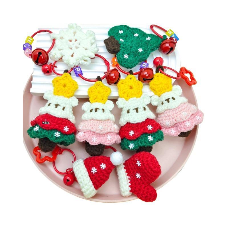 Handmade Crochet Christmas Keychain Pendant – Cute Bag Decoration & Small Gift
