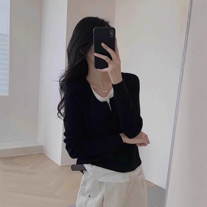 Fake two pieces v-neck knitted inner bottoming shirt women's autumn and winter new splicing short sweater long-sleeved knitted sweater