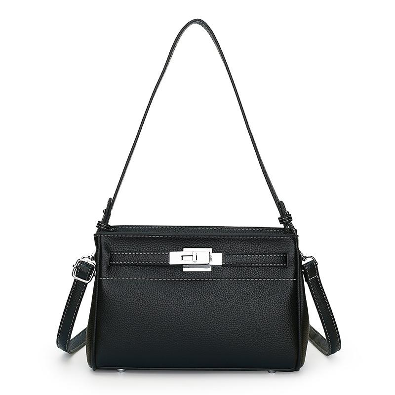 Women's Bag Shoulder Bag Women's New Fashionable and Simple Commuter Armpit Bag Can Cross the Small Square Bag