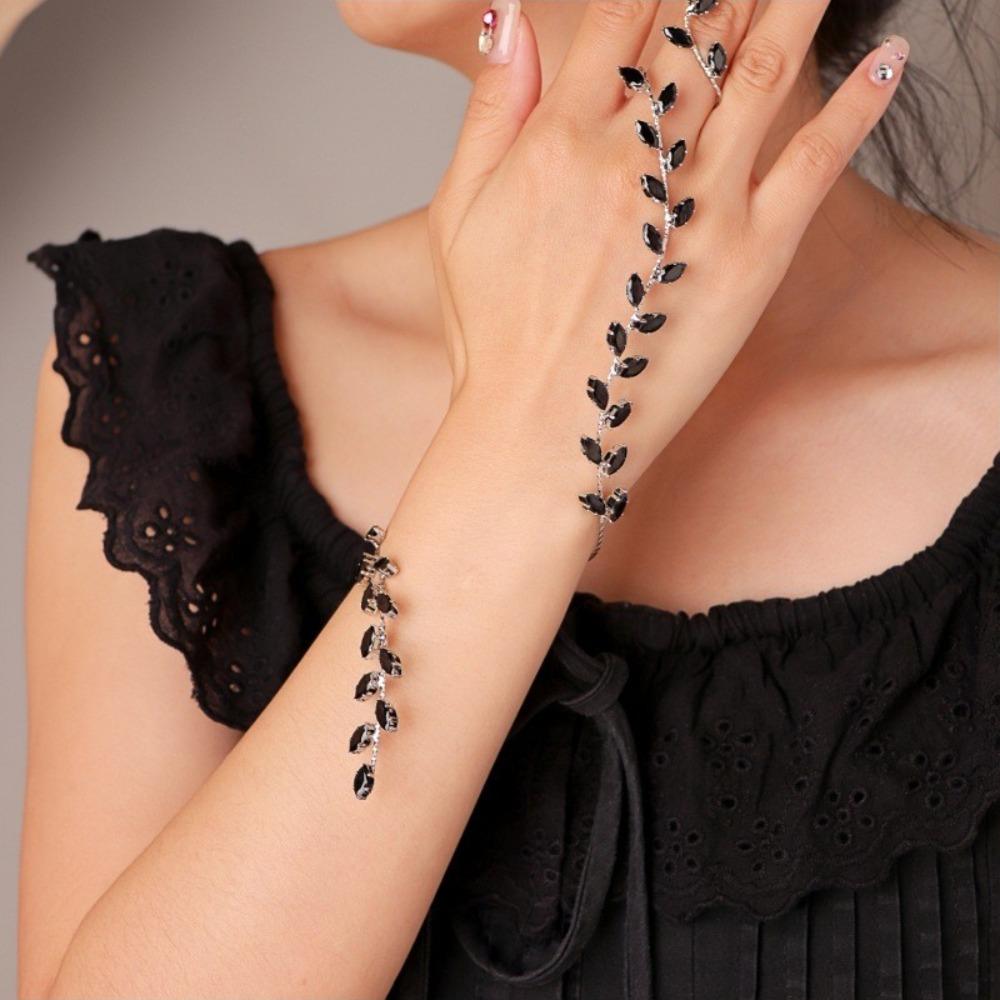 Metal Inlay Elegant Fashionable Luxury Bracelet Rhinestones Bridal Wedding Bangle  Vacation чёрный