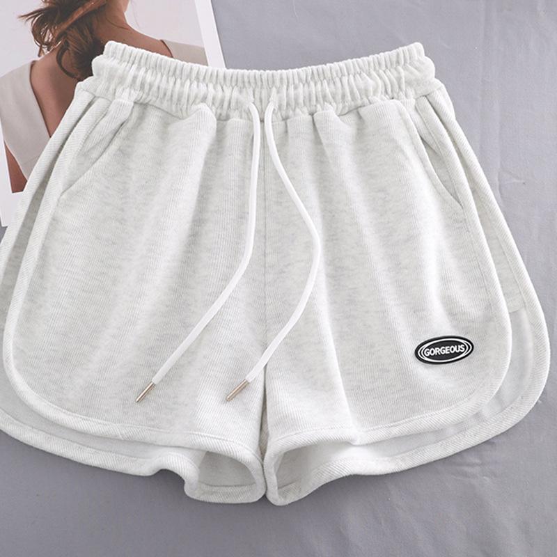 

Женские шорты с высокой талией и широкими штанинами в корейском стиле 2023 года: Универсальные летние повседневные шорты M