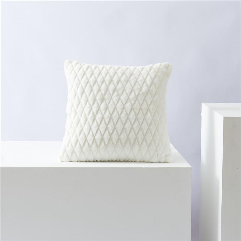 

Fashionable and Simple Household Thickened Plush Double-sided Ultrasonic Three-dimensional Embossed Rhombus Pillow 45 * 45Cm (excluding core)