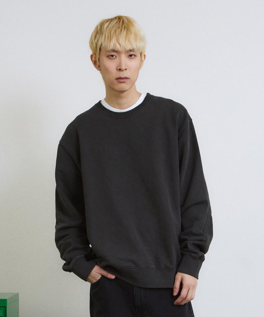 ADERNM Pigment Cut-Line Sweatshirt (Charcoal)