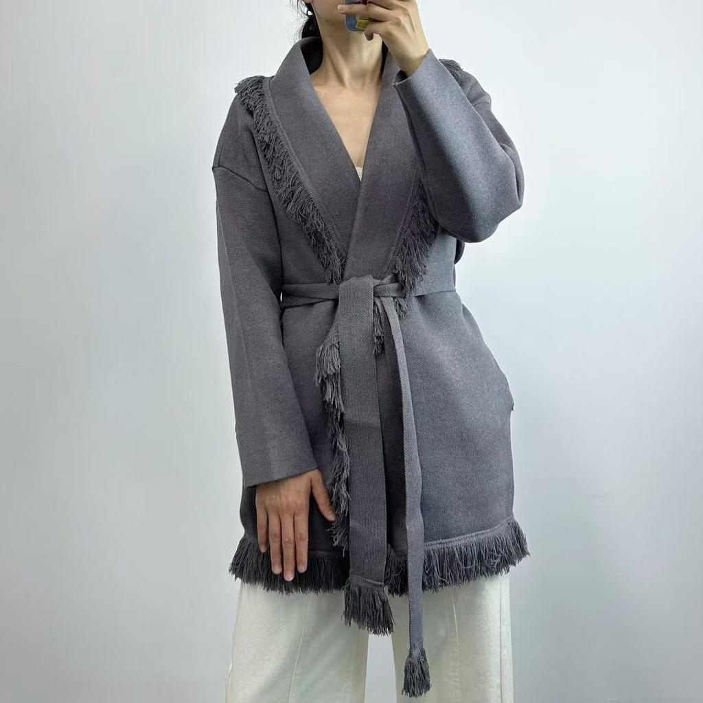 Jesienno-zimowy kardigan sweter płaszcz w kolorze kawy z frędzlami, średniej długości, w stylu retro