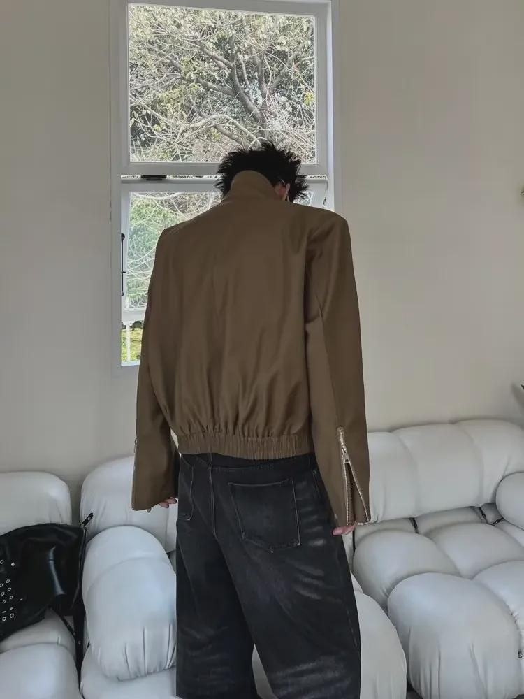 Herren Frühjahr 2023 Dunkle Kurze Jacke: Trendiges Schulterpolster-Design mit Metallreißverschluss