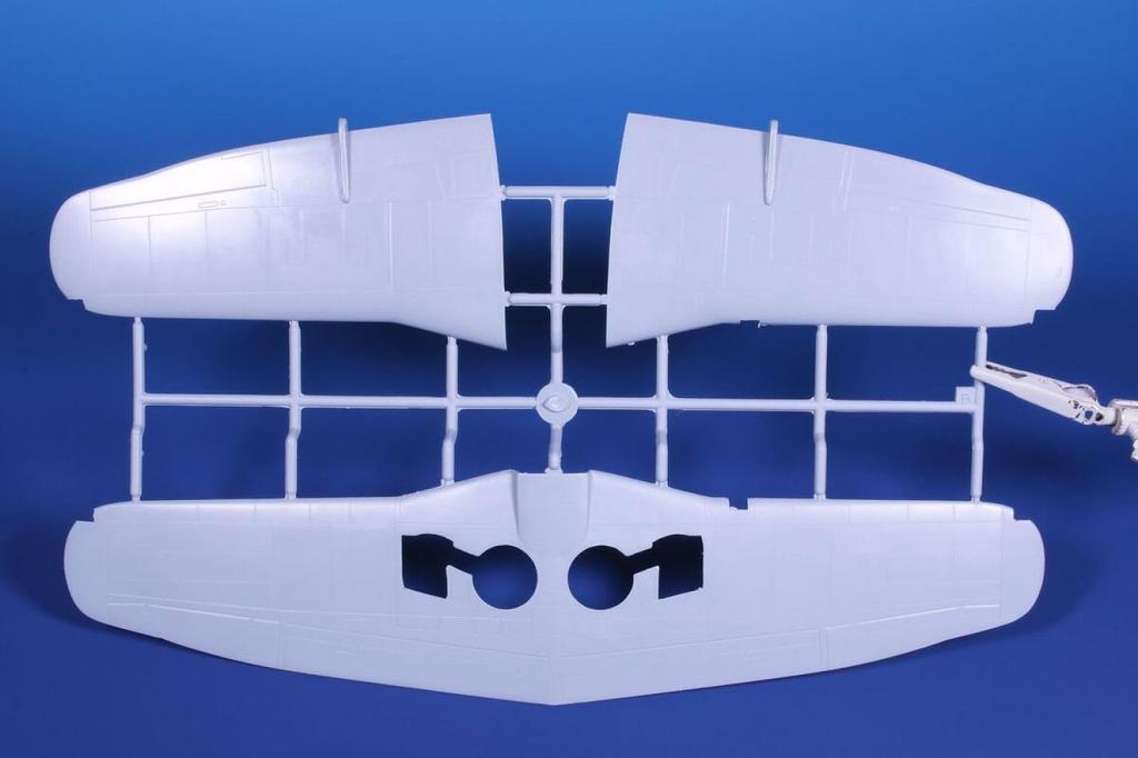 Special Hobby 1/48 British Fairey Firefly U Mk.8 Unmanned Target Aircraft Plastic Model SH48166n