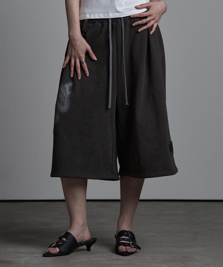 Aejeuyua Sagging Flare Bermuda Pants Charcoal