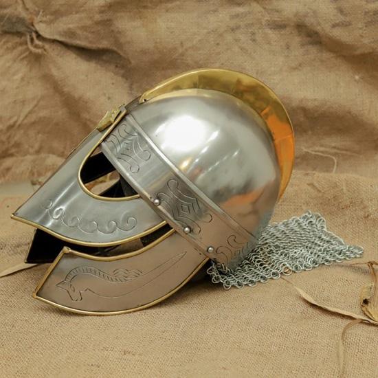 Nachbildung eines römischen gallischen Helms: Mittelalterliche Rüstung aus Stahl und Messing