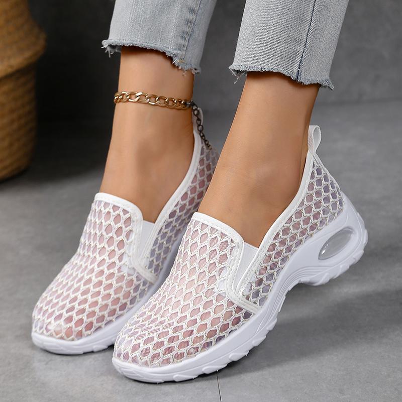 Fashion Women Casual Flat Sandals Breathable Mesh Walking Sandals Light Comfortable Outdoor Flat Plus Size Shoes Women Zapatos De Mujer