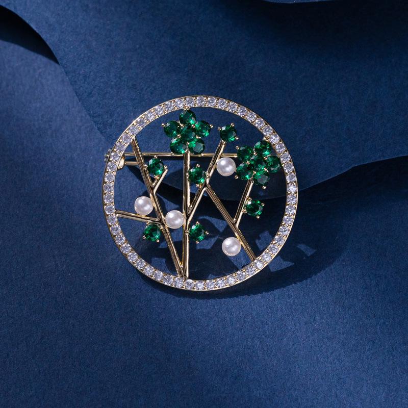 Bo Xin Yun Pearl Plum Blossom Brooch: Ancient Style Shawl Buckle Accessory.
