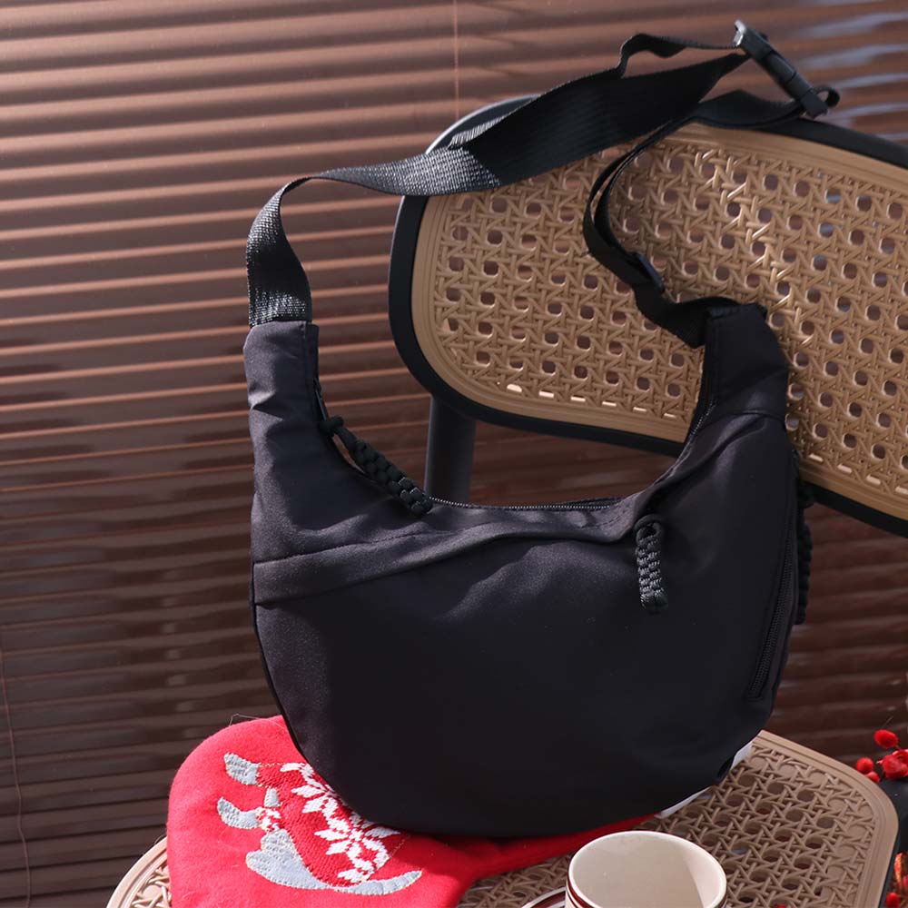 

Solid Color Nylon Shoulder Bag Lightweight Waterproof Zipper Dumpling Bag Large Capacity Casual Sports Messenger bag Teenagers чёрный