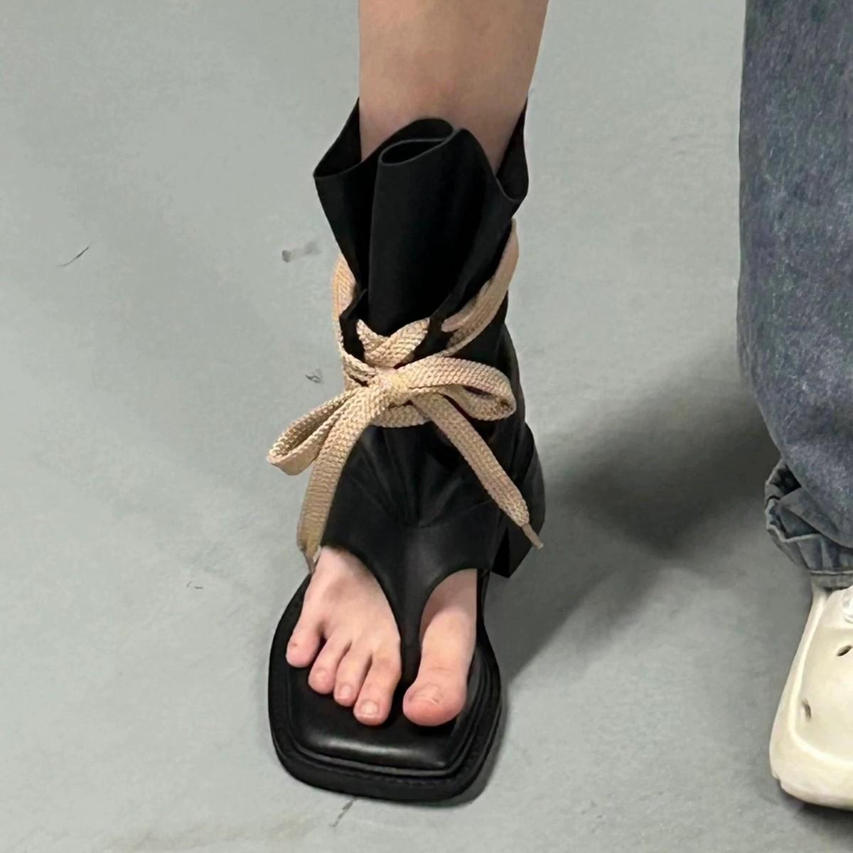 

Summer new straps versatile herringbone stacking boots for women, thin thick-soled toes, cool boots for women 40 чёрный