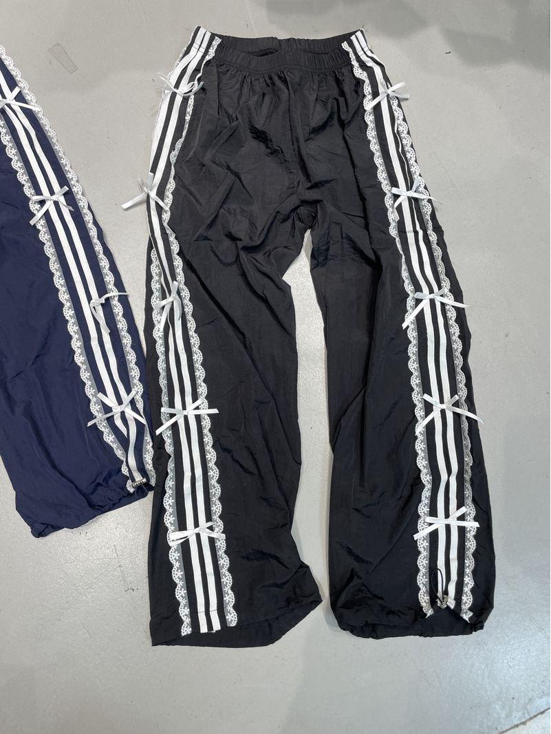 

Спортивные брюки с бабочками и эластичной талией и кружевной отделкой L чёрный