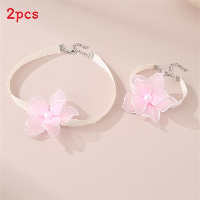 Collier Fleur en Forme de Cœur avec Matière en Maille et Chaîne Classique pour Style Féminin